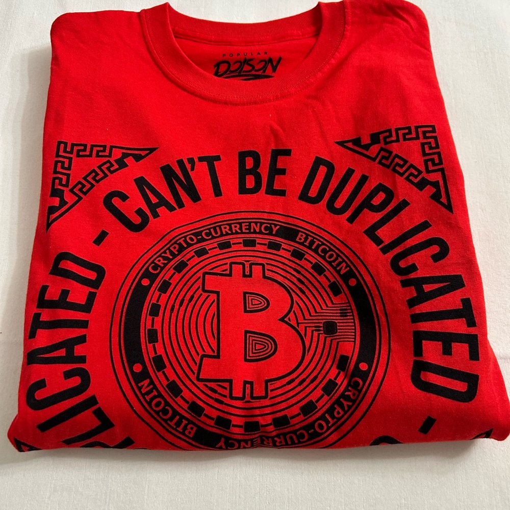 Popular Poison  Men’s Red Large Short Sleeves Crypto Currency T-Shirt NWOT